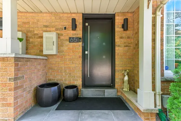 65 Sunvale PL, Hamilton, ON L8E 4Z6