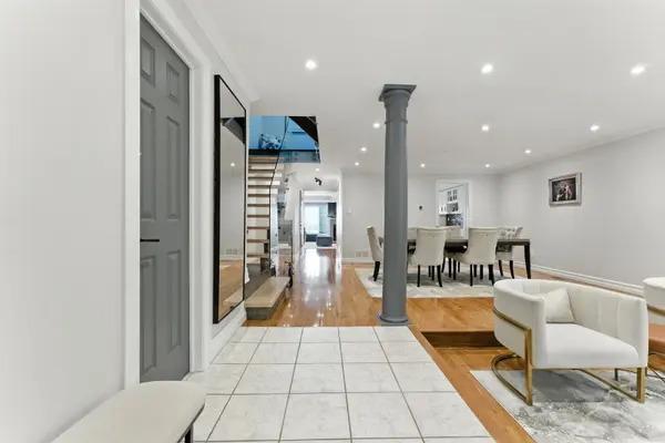 65 Sunvale PL, Hamilton, ON L8E 4Z6