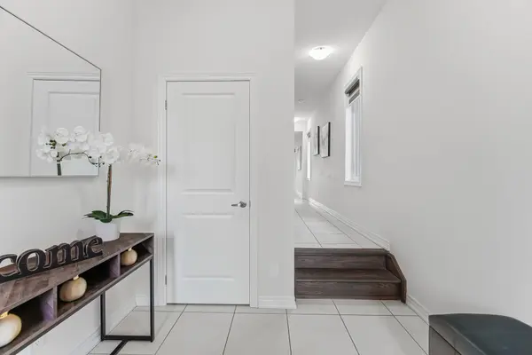 212 Broadacre DR, Kitchener, ON N2R 0S6