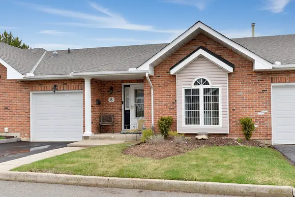 20 Meadowlands BLVD #8, Hamilton, ON L9K 1J5