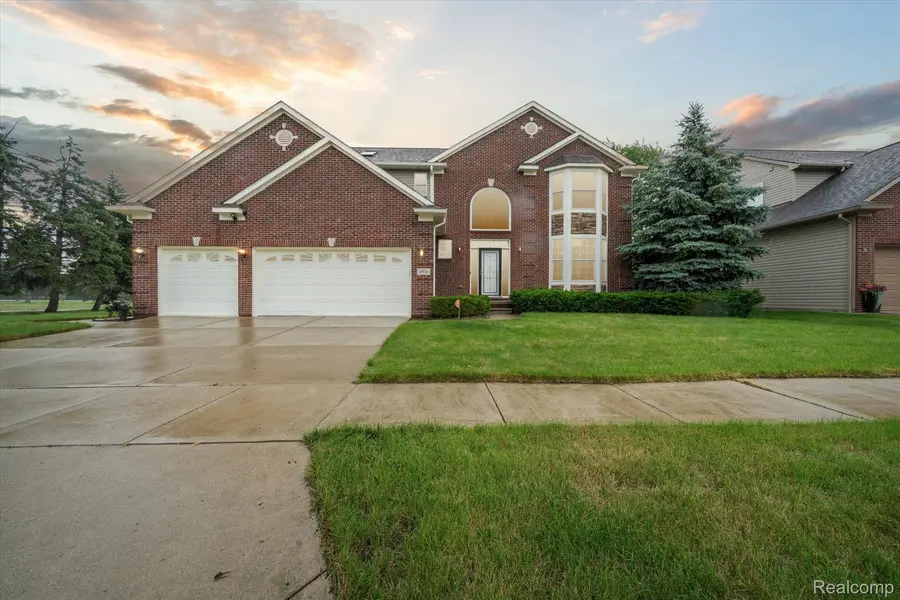 4976 Saddle Brook CT, Troy, MI 48085