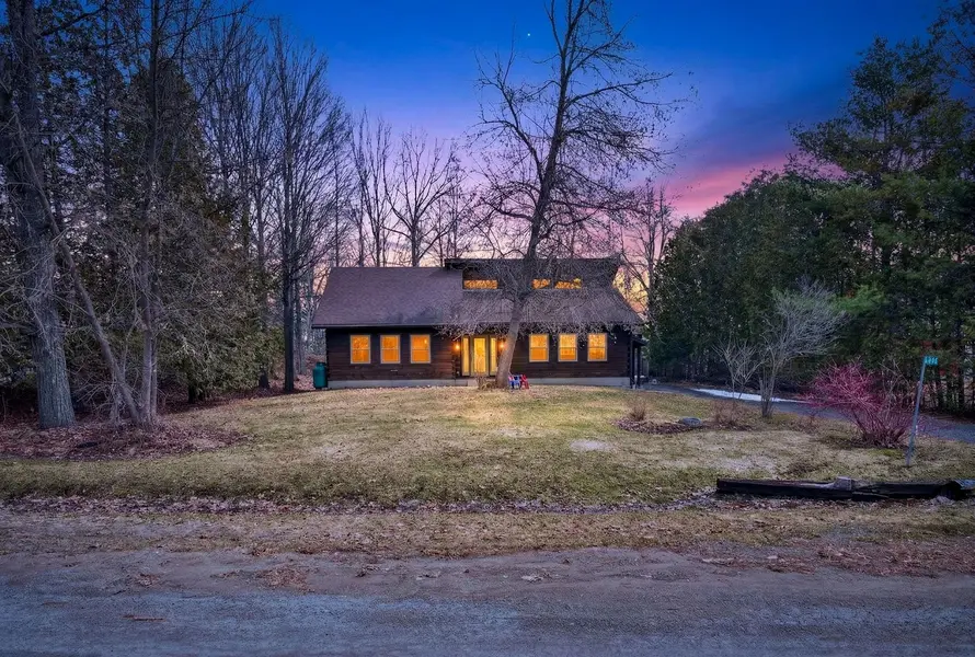 2644 Mary Nichol's RD, Selwyn, ON K0L 2H0