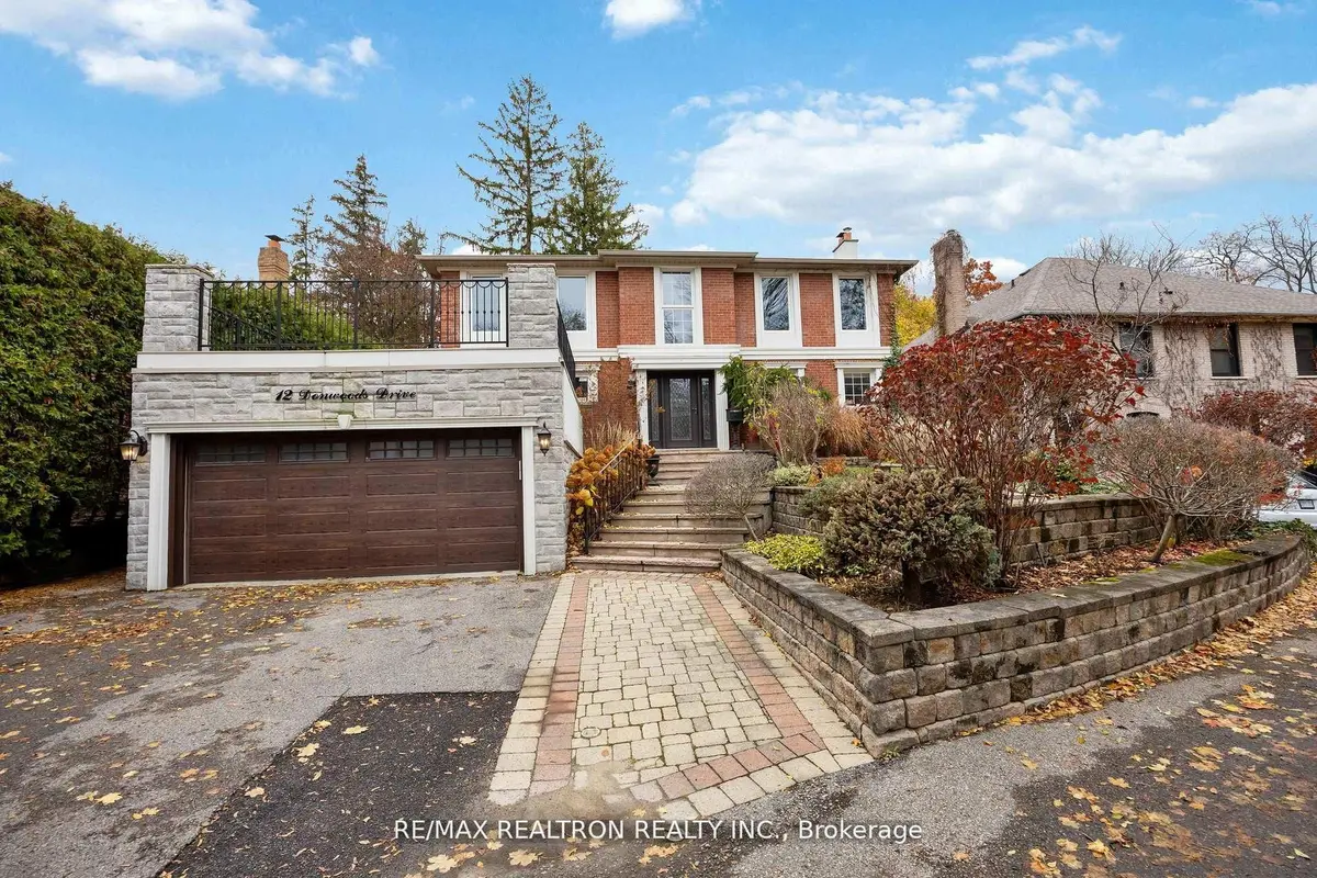 12 Donwoods DR, Toronto C12, ON M4N 2G1