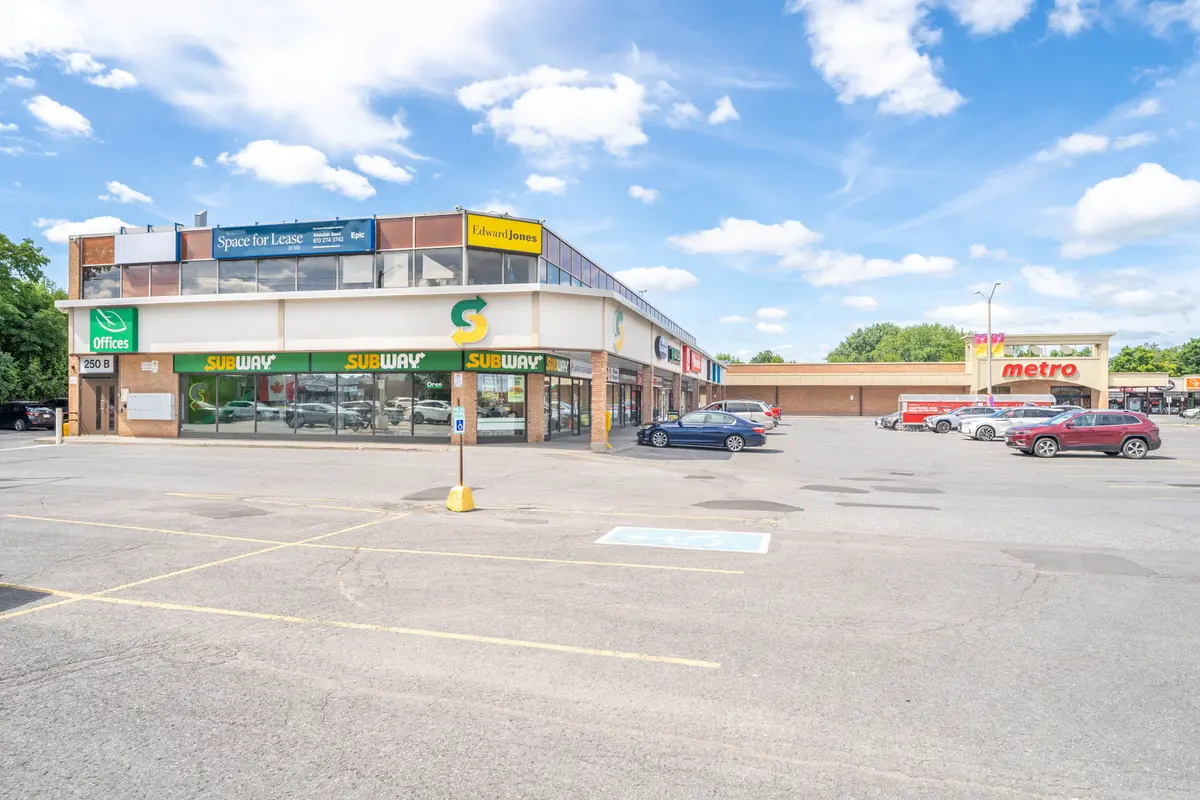 250 Greenbank RD #230, South Of Baseline To Knoxdale, ON K2H 8X4