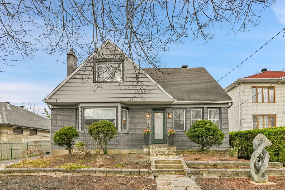 328 Pleasant Park RD, Alta Vista And Area, ON K1H 5M8