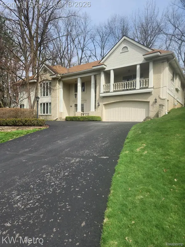 3086 Bloomfield Park DR, West Bloomfield Charter Township, MI 48323