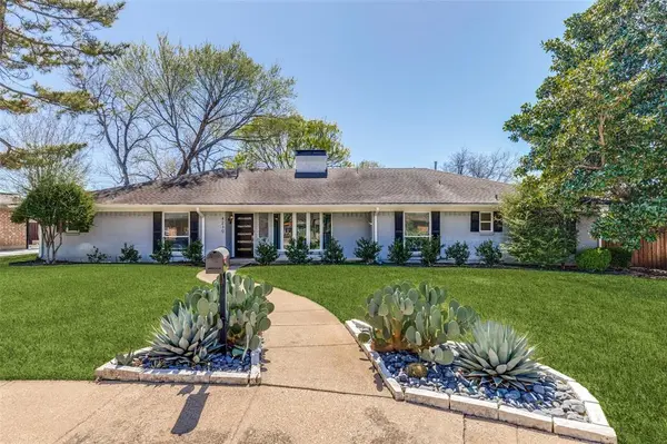 4230 Royal Ridge Drive, Dallas, TX 75229