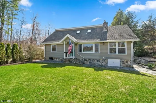 426 E Lake Shore Dr, Vernon Twp., NJ 07422