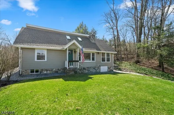 426 E Lake Shore Dr, Vernon Twp., NJ 07422