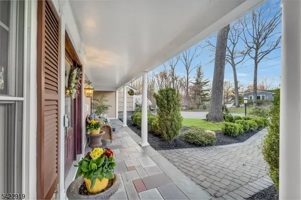 60 Parkhill Rd, Harrington Park Boro, NJ 07640