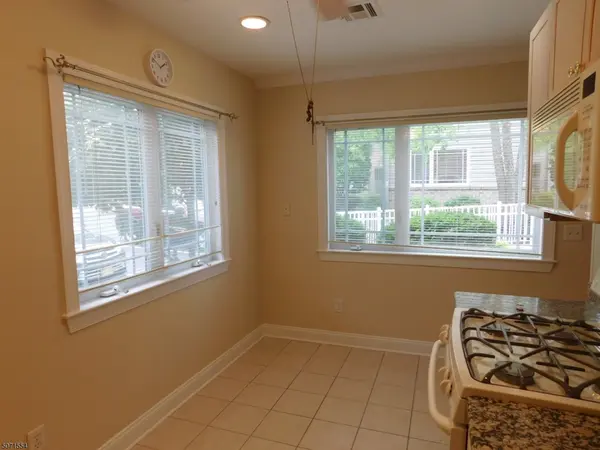 34 Breckenridge Ter, Kinnelon Boro, NJ 07405