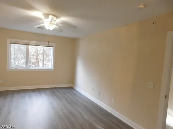 34 Breckenridge Ter, Kinnelon Boro, NJ 07405