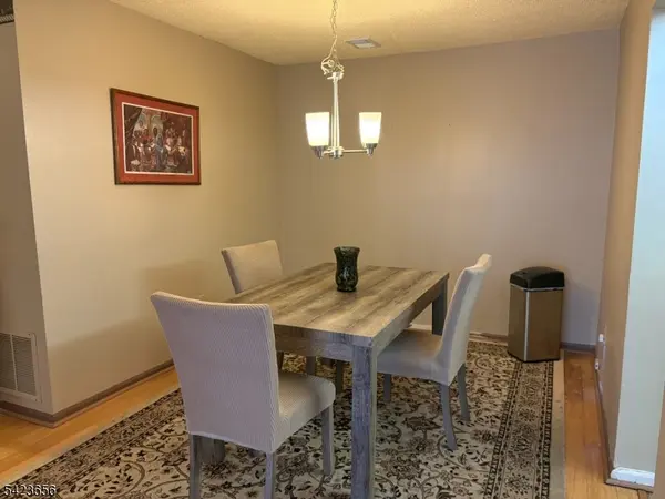 28 Rutgers Dr, Newark City, NJ 07103