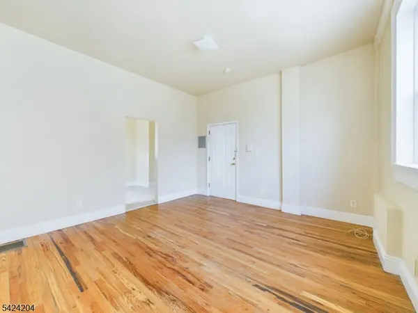 413-15 Dodd St #1, East Orange City, NJ 07017