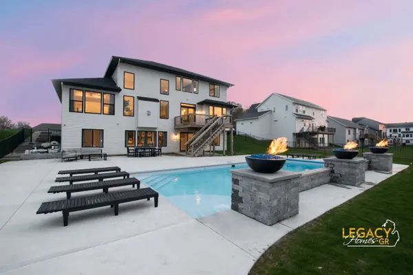 1923 Creekside DR SW, Byron Twp, MI 49315