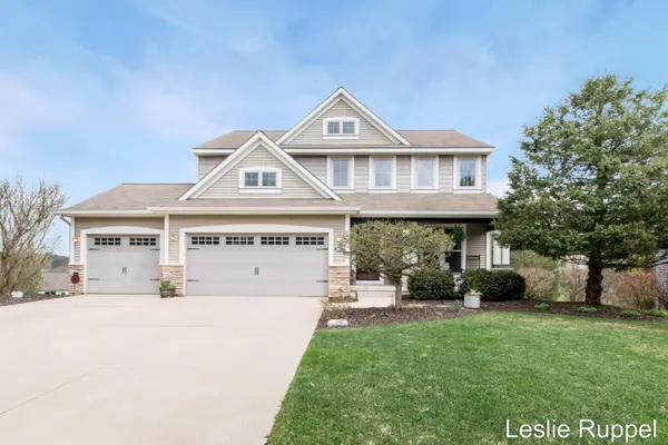 2672 Atwater Hills DR NE, Grand Rapids Twp, MI 49525