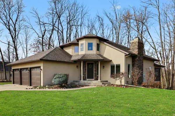 2011 Knollpoint DR NE, Ada Twp, MI 49301