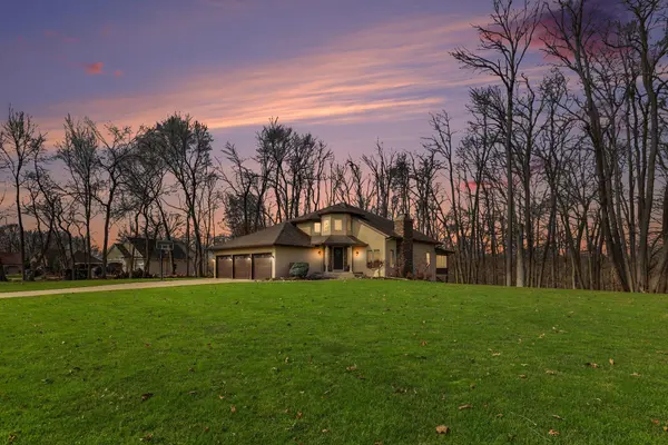 2011 Knollpoint DR NE, Ada Twp, MI 49301