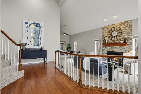 2011 Knollpoint DR NE, Ada Twp, MI 49301