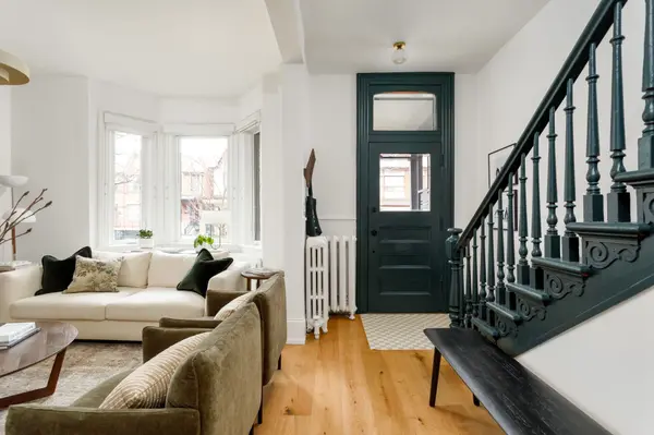 127 Lisgar ST, Toronto C01, ON M6J 3G4