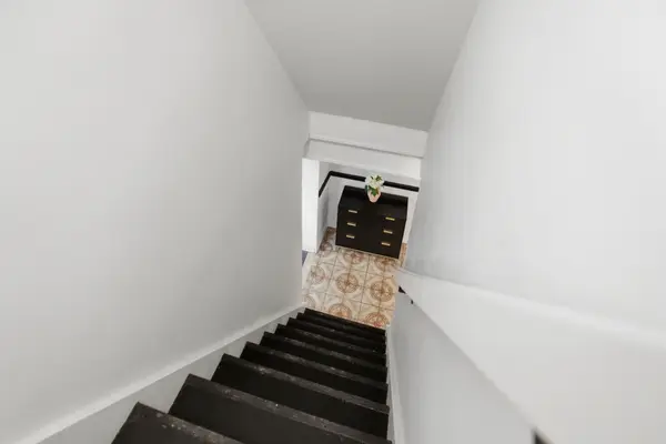 497 Ossington AVE #Bsmt, Toronto C01, ON M6G 3T3