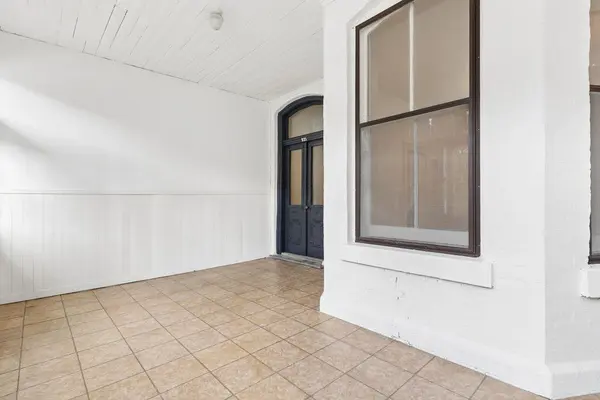 221 Beverley ST, Toronto C01, ON M5T 1Z4