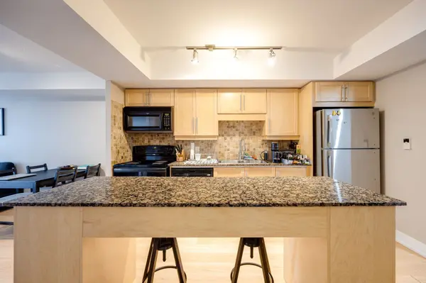 20 Blue Jays WAY #1705, Toronto C01, ON M5V 3W6