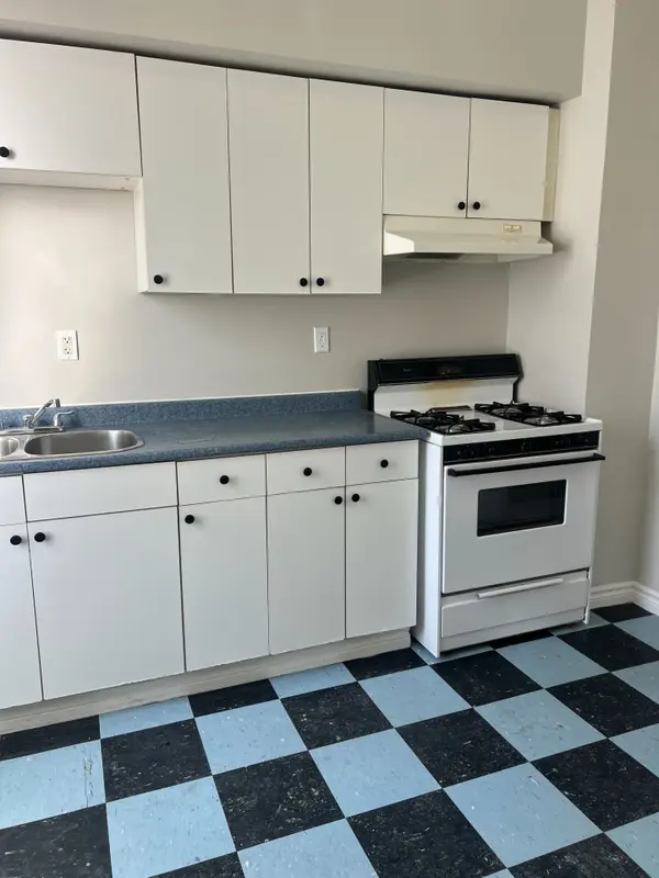 730 Simcoe ST S #6, Oshawa, ON L1H 4M7