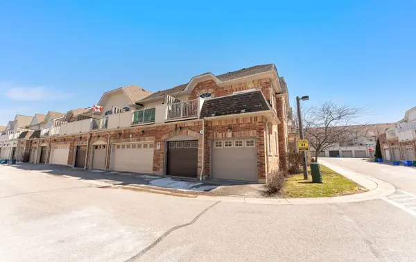 23 Yewtree WAY, Whitby, ON L1R 0C7