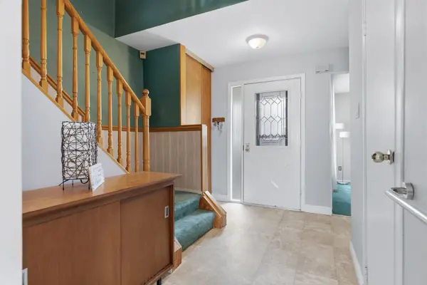 56 Gilmour DR, Ajax, ON L1S 5J3