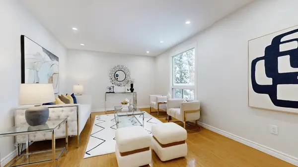 493 Sandford ST, Newmarket, ON L3Y 5E2