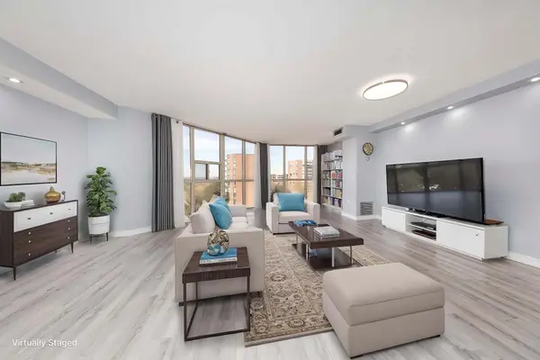 20 Baif BLVD #704, Richmond Hill, ON L4C 8T1