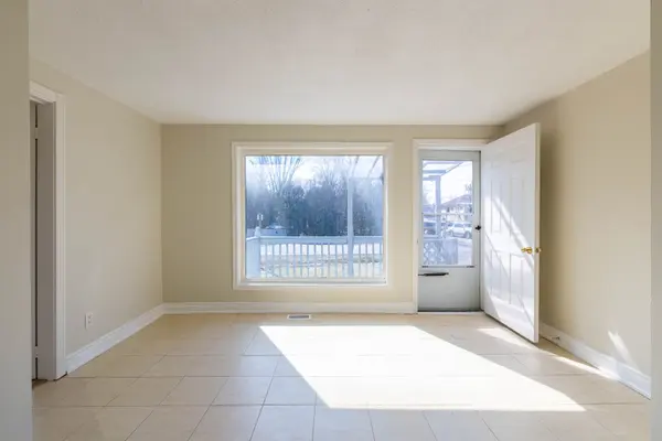 21 Hadden RD, Georgina, ON L0E 1R0