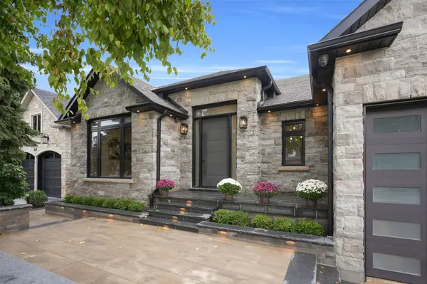 19 Polo CRES, Vaughan, ON L4L 8W6