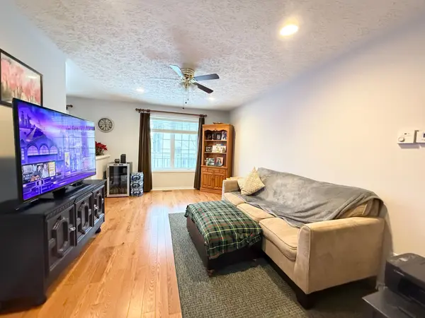 872 Dominion AVE, Midland, ON L4R 5K8