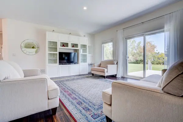 15 Keyzer DR, Oro-medonte, ON L3V 8N7