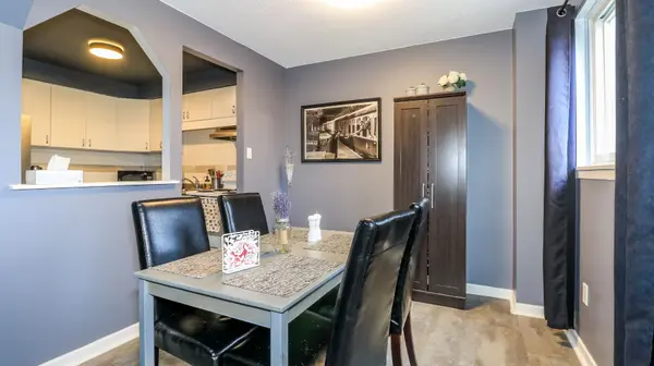 21 Robin CT, Barrie, ON L4M 5L9