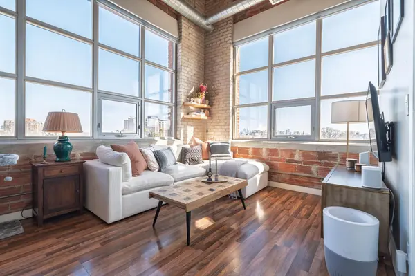 2154 Dundas ST W #PH3, Toronto W01, ON M6R 1X3