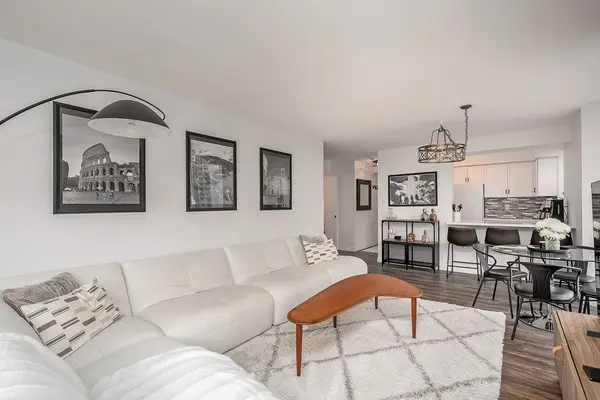 1270 Maple Crossing BLVD #1002, Burlington, ON L7S 2J3