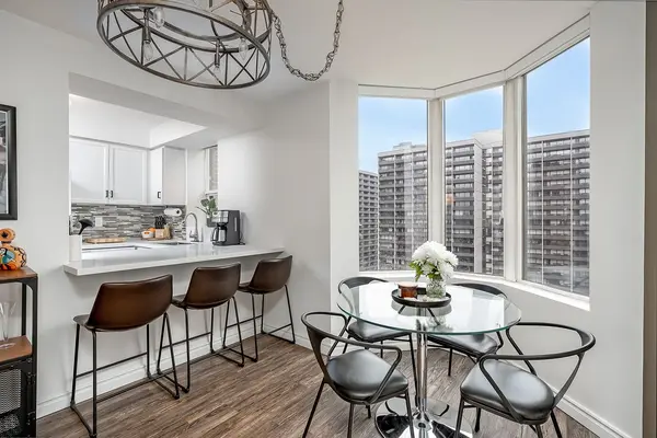 1270 Maple Crossing BLVD #1002, Burlington, ON L7S 2J3