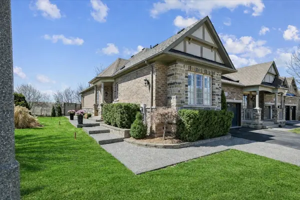 3353 Liptay AVE #14, Oakville, ON L6M 0M6