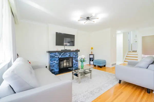 21 Barford RD, Toronto W10, ON M9W 4H3