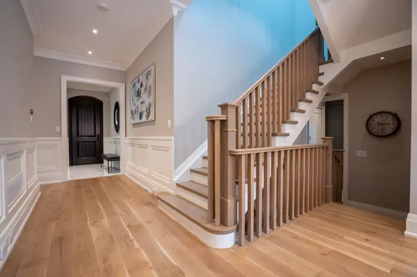 385 Pine Cove RD, Burlington, ON L7N 1W4