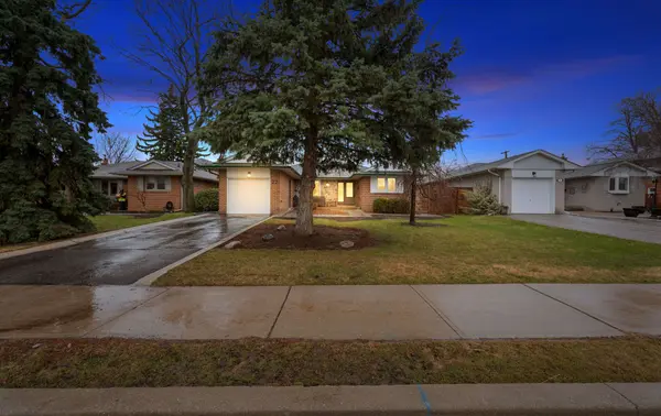 22 Arbroath CRES, Toronto W08, ON M9C 2T1