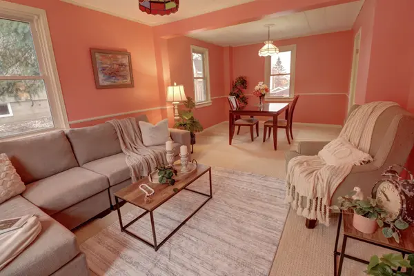 16 Rogers RD, Huntsville, ON P1H 1T1