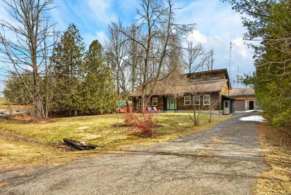 2644 Mary Nichol's RD, Selwyn, ON K0L 2H0