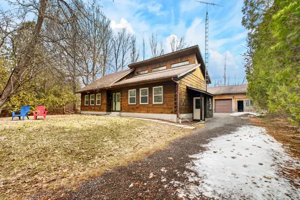 2644 Mary Nichol's RD, Selwyn, ON K0L 2H0