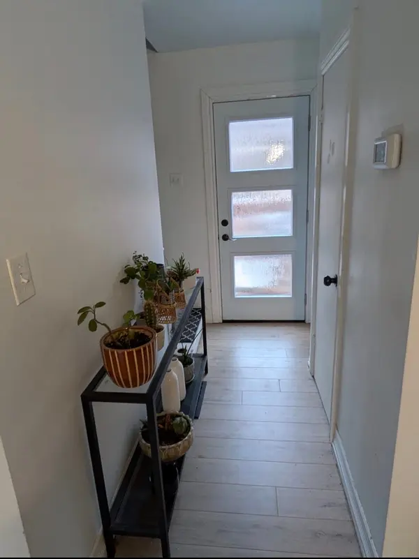 22 Mckay RD, Hamilton, ON L9H 1H5