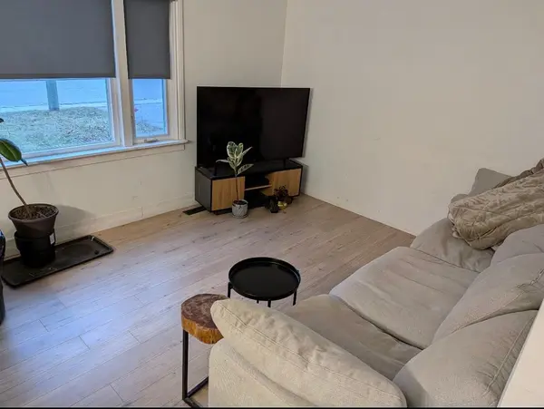 22 Mckay RD, Hamilton, ON L9H 1H5