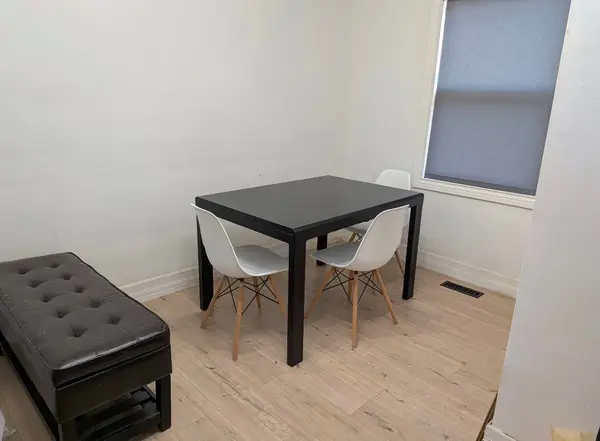 22 Mckay RD, Hamilton, ON L9H 1H5